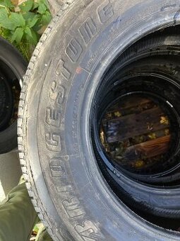 Bridgestone Dueler H/T 245/65R17