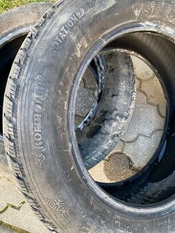Zimné pneumatiky 215/60 r16 (2ks)