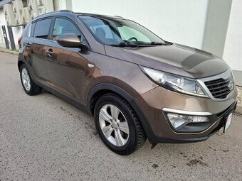 Kia sportage 1,6gdi  benzin