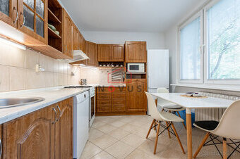 Na prenájom 3 izbový byt ,  67 m2 , Trenčín Juh, ul. Západná