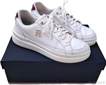 Dámske tenisky zn. Tommy Hilfiger, veľ. 38/39