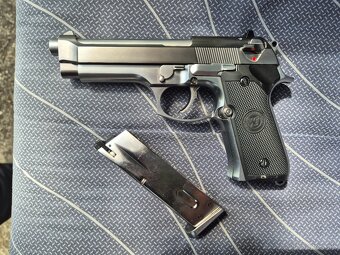 WE airsoft pištoľ GBB BERETTAm92 v.2 LEDBox Green Gas Silver