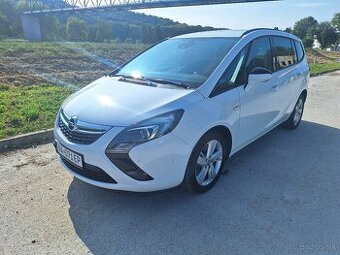 Oprl Zafira tourer 1.4, 103 kw, benzin + plyn, 7 miestny