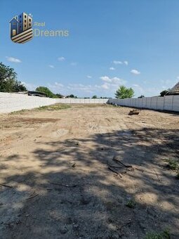 Predaj stavebného pozemku s rozlohou až 1410m2 s prípojkami