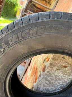 Michelin Agilis 215/75 R16C 116/114R