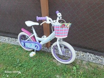Krásny dievčenský bicykel
