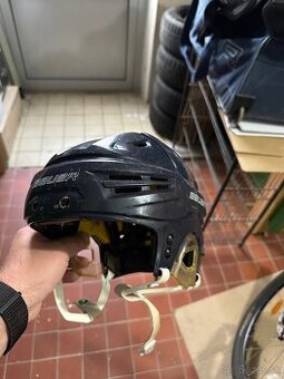 Prilba Bauer Re-Akt