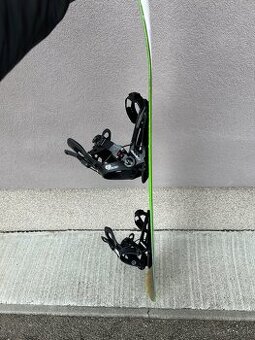 Snowboard Nitro Prime – výborný stav, pripravený na sezónu