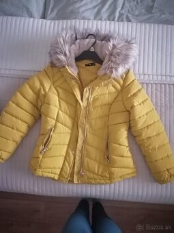 Žltá zimná bunda