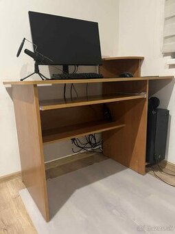 Počítačový stôl