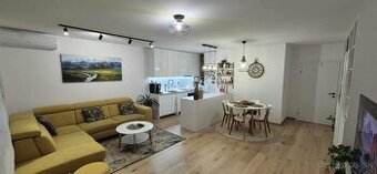 Exkluzívny prenájom 3-izbového bytu s KLIMATIZÁCIOU a dvomi