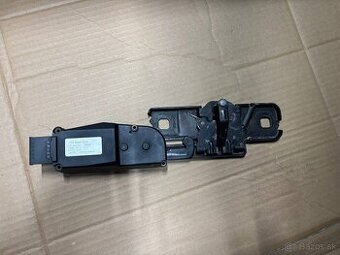 Audi a6c6 zámok kufra s motorčekom✅