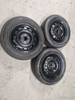 Rezervy Ford - nepoužité - 2x R15 a 1x R14 - 1