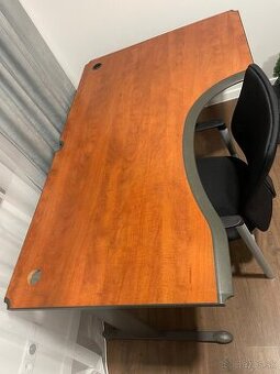 Predam kancelársky stôl