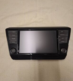 Predám originálne autorádio Škoda Superb III