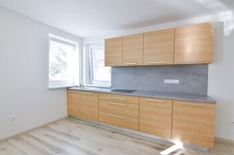 PRENÁJOM - 4izb. rodinný dom s terasou (Šaľa)