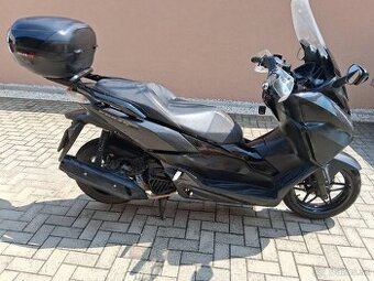 Honda forza 125