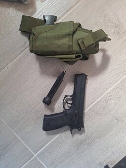Predam manualnu airsoft pištol cz75