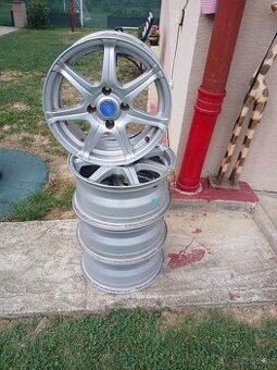 Predám alu hliníkové disky 4x108 Ford Fiesta R15
