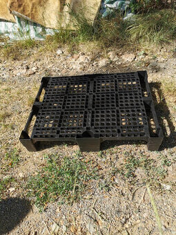 PLASTOVE PALETY