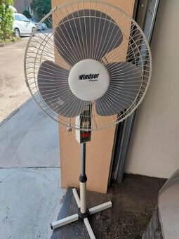Stojanový ventilátor