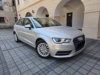 Audi A3 Sportback 1.6 TDI M6 Attraction Navi Koža R16 Orig.