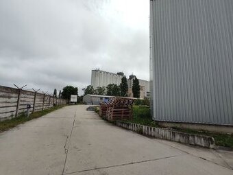 668m2 skladovo-výrobná hala s možnosťou administratívy na pr