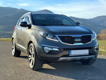 KIA Sportage 1.7 CRDi, 106 000km, SR, ťažné.