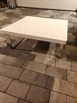 Konferenčný stolík