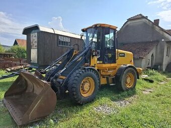 JCB 411
