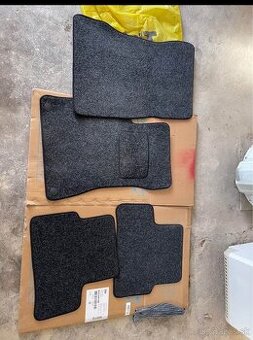 Koberceky velurove Mercedes CLA model 118 presne pasuju ...