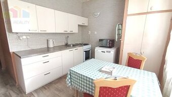 REZERVOVANÉ Veľký 3 izbový byt 74 m2 v blízkosti parku, Nitr