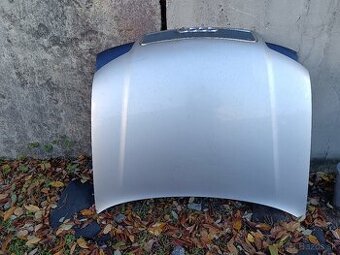 Predam na Audi a 4 b6 prednu kapotu s maskou