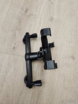 Držiak na tablet do auta