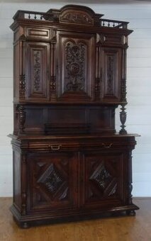 Príborník ” ALT DEUTCH ” ( 100 ).