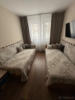 Predám 2 postele s matracmi a príslušenstvom – TOP stav