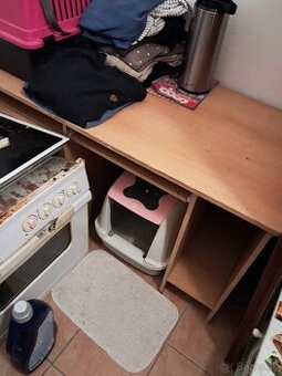 Darujem písací stolik