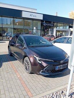Toyota Corolla style 1.8 hybrid 103kw 2023
