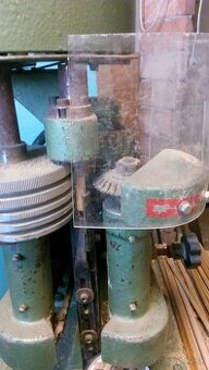 Strojoch na výrobu spoj. Kolikou (tipľov)