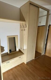 Nábytok do predsiene