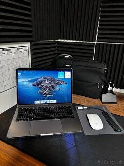 MacBook Pro 13” (128 GB / 8 GB RAM) Touch Bar