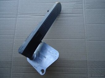 škoda 1000, 1100, 100, 110, 105, 120, 130, 136  Plyn pedal