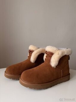Classic Mini Posy Boot, UGG - 1