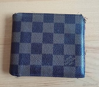 Louis Vuitton hnedá