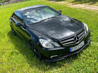 Mercedes benz E