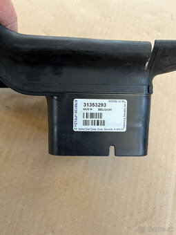 VOLVO VEDENIE VZDUCHU 31353293 - 1