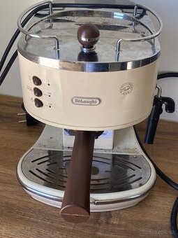 Pákový kávovar Delonghi