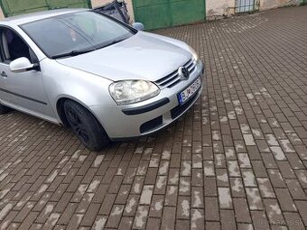Predam Volkswagen golf 5 1.6 benzín + plin