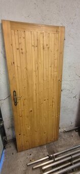 Predam drevene vchodove dvere  80cm prave