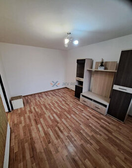 Svetlý 1 izbový zrekonštruovaný byt s balkónom - 1